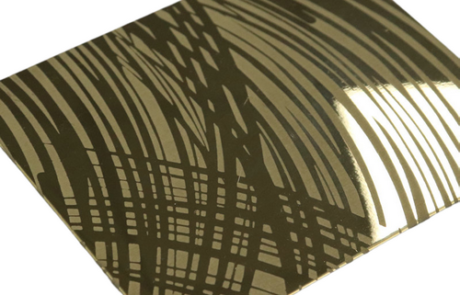 Grabado de bronce amarillo